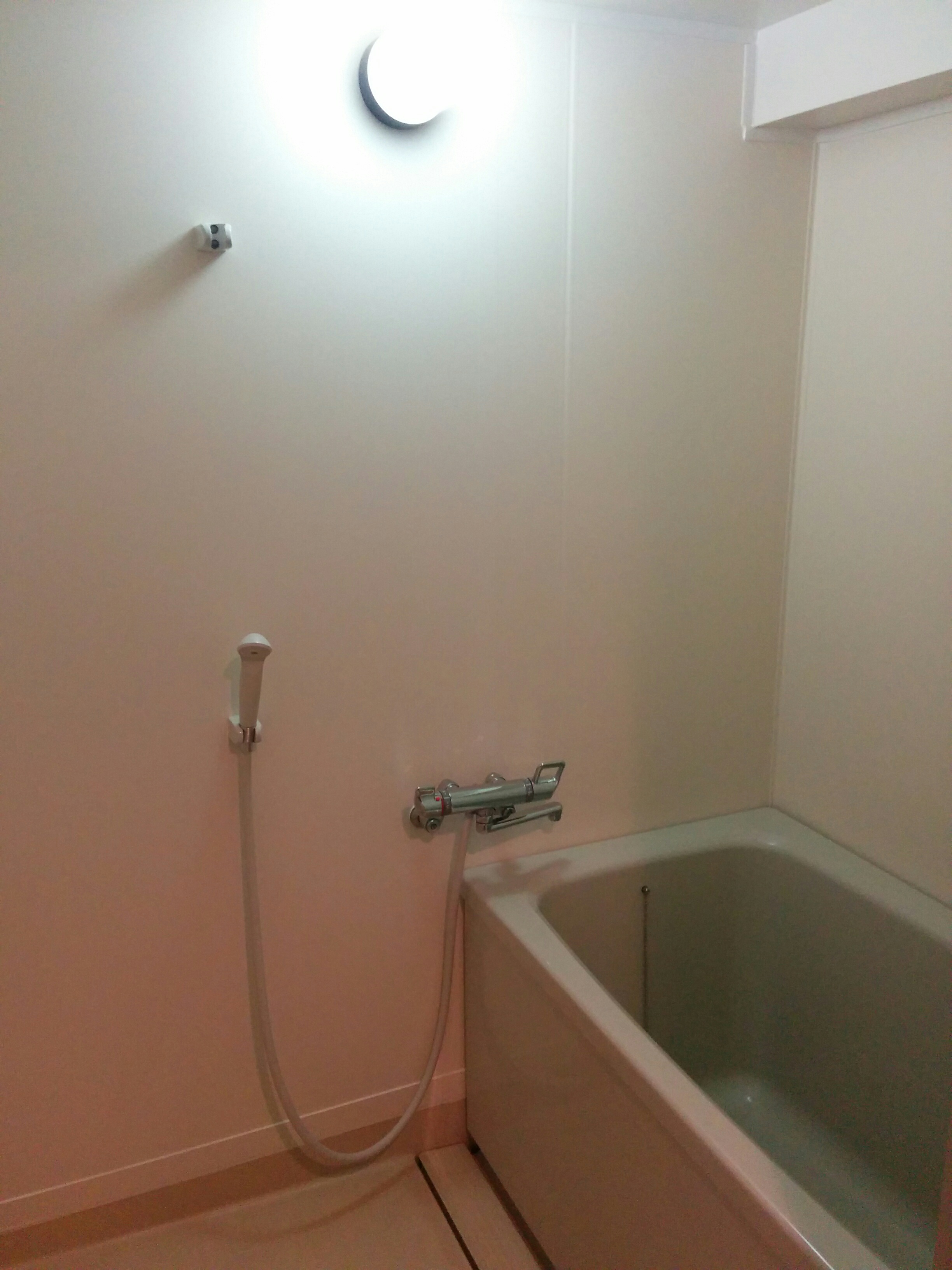 浴室壁天井リフォーム！ 浴室、浴槽、ユニットバス～再生塗装、浴室リフォームの『洸蛙』